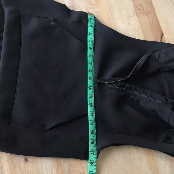 Lululemon Black ReForm Vest Sz 4 - Picture 6 of 8
